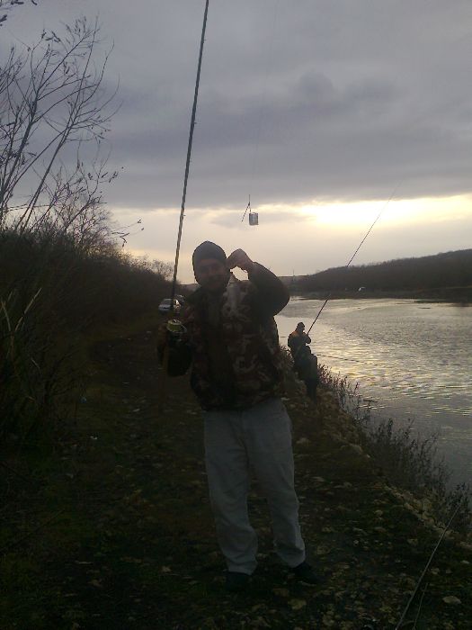 Pescuit la feder pe Dunare - Apa Calda 